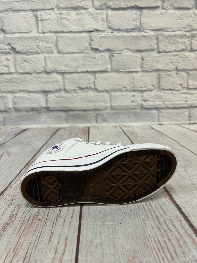Converse Women Size 8 Shoes