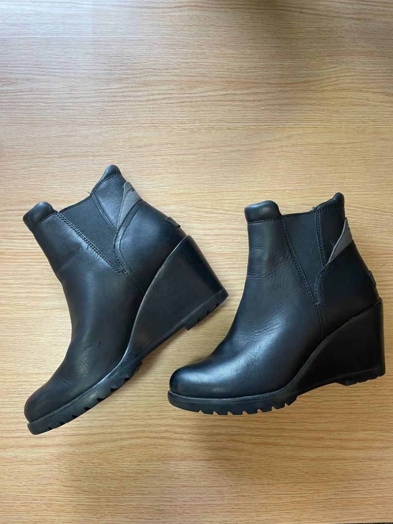 Sorel Women Size 8 Boots
