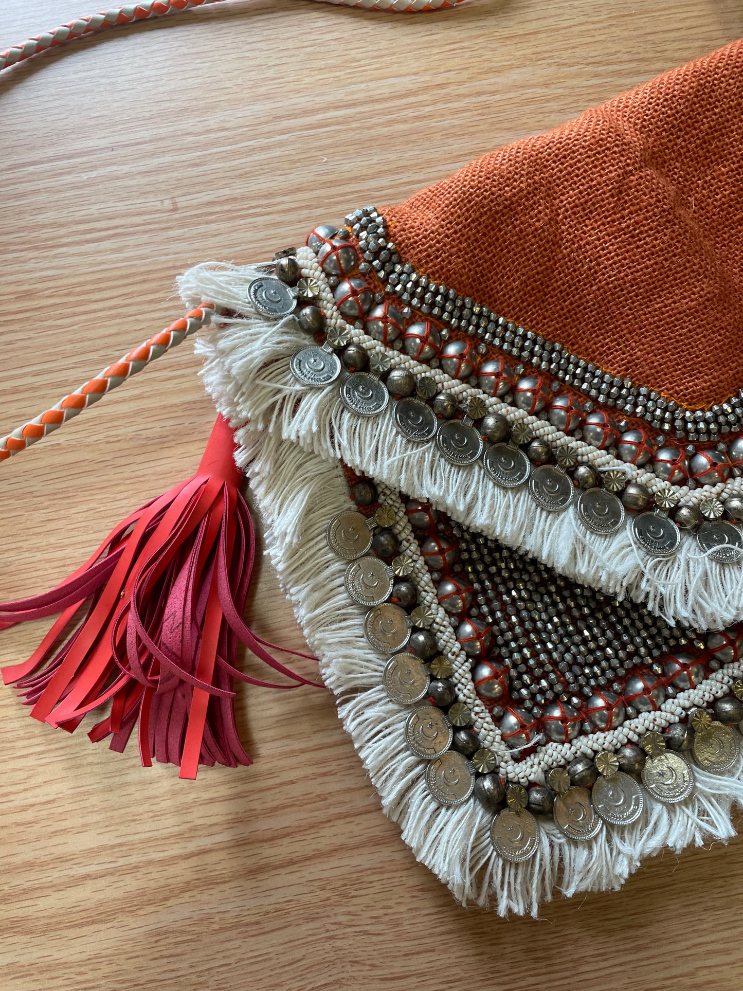 SHASHI "Leela" Clutch