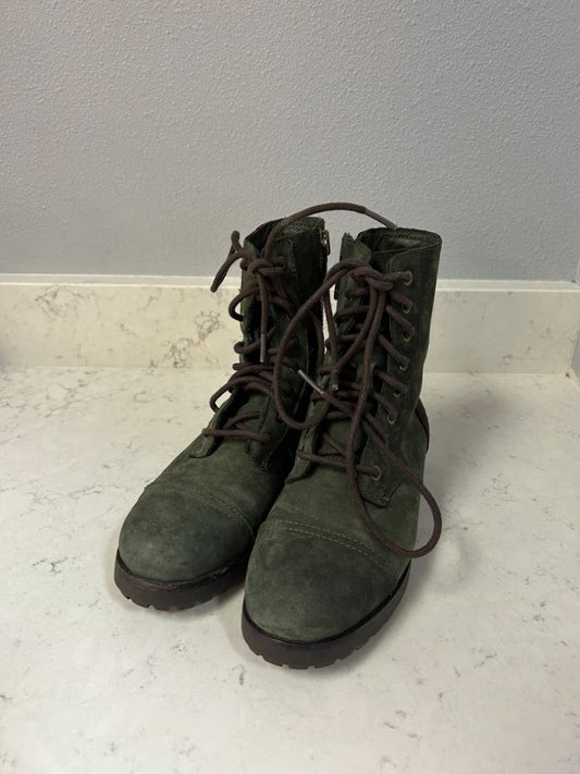 UGG Women Size 6 Boots