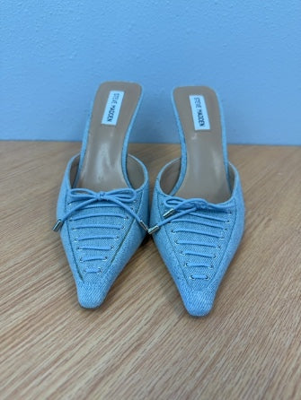 Steve Madden 9 Blue Point toe lace up heels