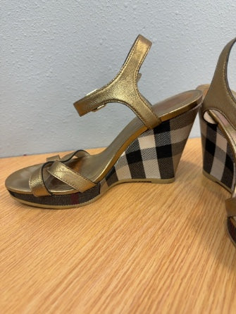 Burberry 6.5/7 Gold Plaid wedge w/ ankle strap/gold design