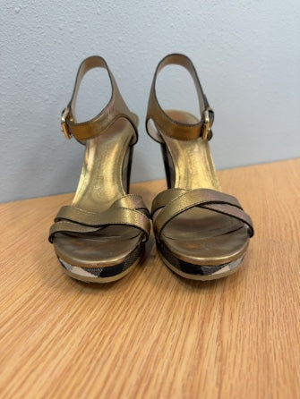Burberry 6.5/7 Gold Plaid wedge w/ ankle strap/gold design