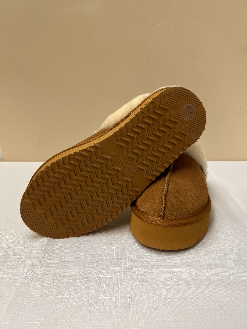 Cloud Nine Sheepskin Size L 8-9  platform slippers