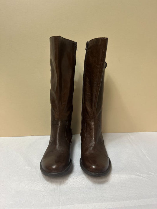 Born Women Size 7 Boots