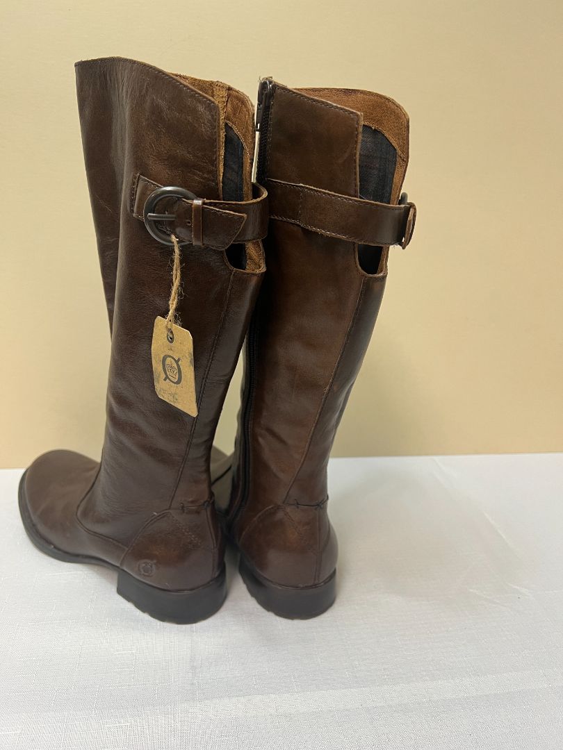Born Women Size 7 Boots