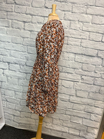 Esqualo size 8 Dress