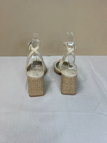 Oasis Society size 6.5 Tan Straw Point Toe Heel