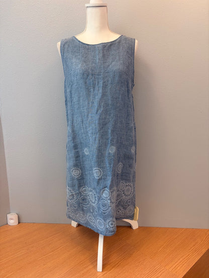 Anthropologie M Blue NWT linen w/ flrl embrdry