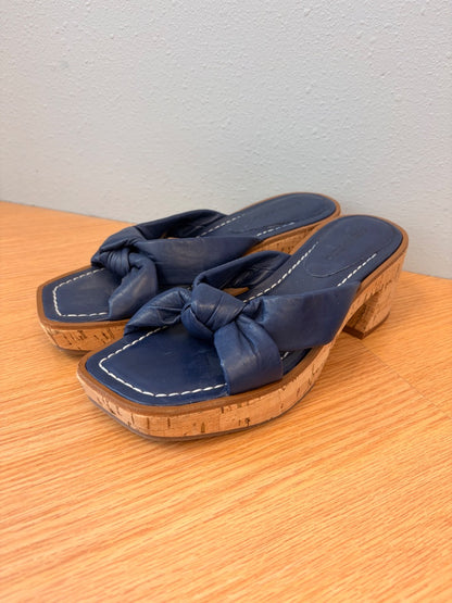 bernardo 9 Blue NWOB Knot strap w/cork heel