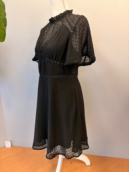 Lulus M Black Polka dts w/ flrl cutouts