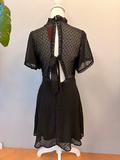 Lulus M Black Polka dts w/ flrl cutouts