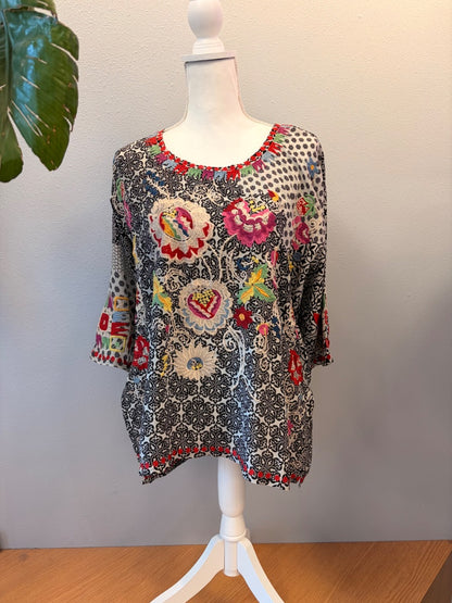 Johnny Was S Black /rainbow patterned/embroidered LS blouse