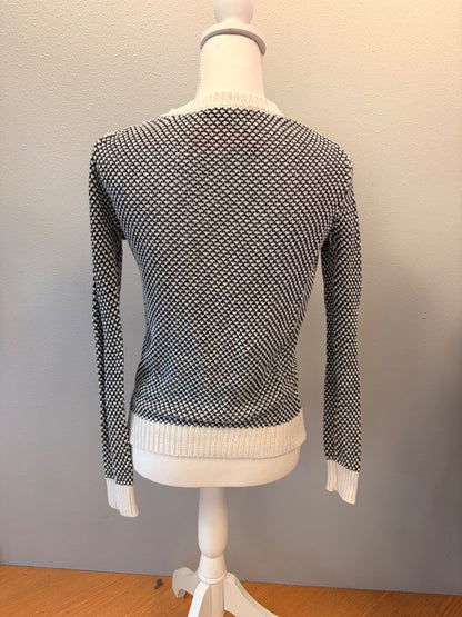 Theory SP White /BLK decorative knit Ucut LS sweater
