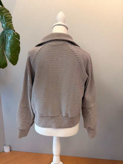 varley XS Brown/white Striped 1/4 ip