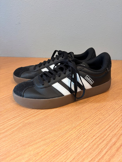 Adidas 9 Black 'VL Court 3.0' leather low pro sneaker