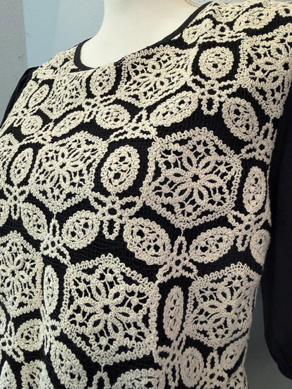 heyson L Black/white Lace overlay w/puf slv