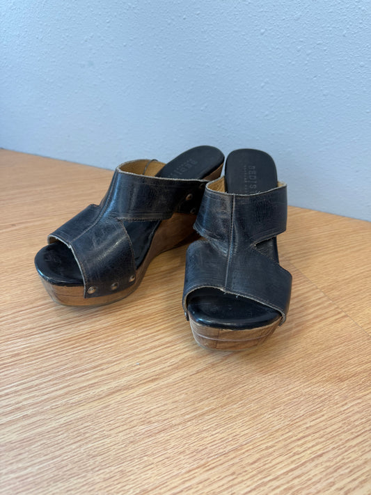 Bed|Stu 8.5 Black Gen. leather wedge sandal w/ wood wedge