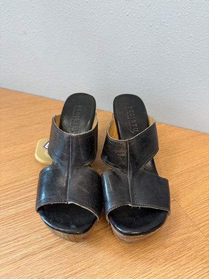 Bed|Stu 8.5 Black Gen. leather wedge sandal w/ wood wedge