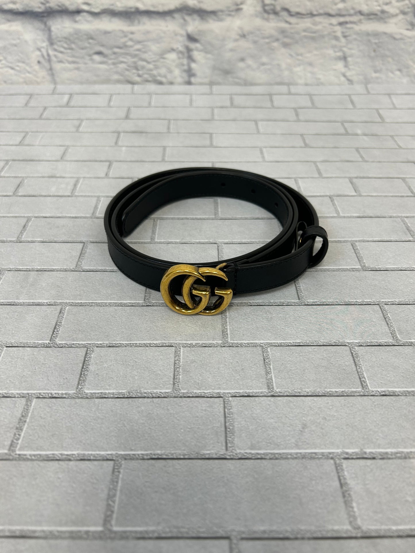 Gucci "GG Mini Marmont Thin Leather Belt"