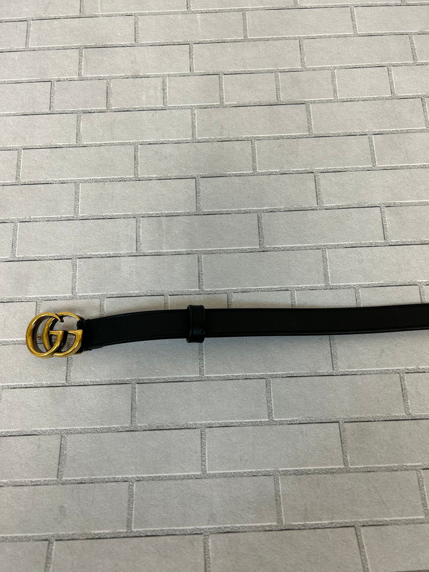 Gucci "GG Mini Marmont Thin Leather Belt"