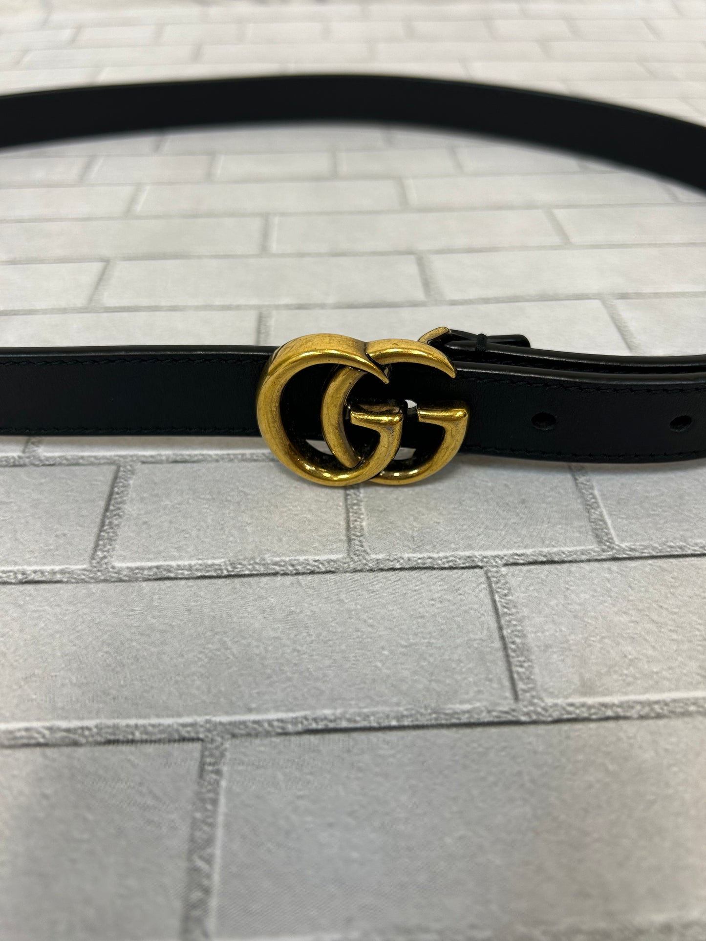 Gucci "GG Mini Marmont Thin Leather Belt"