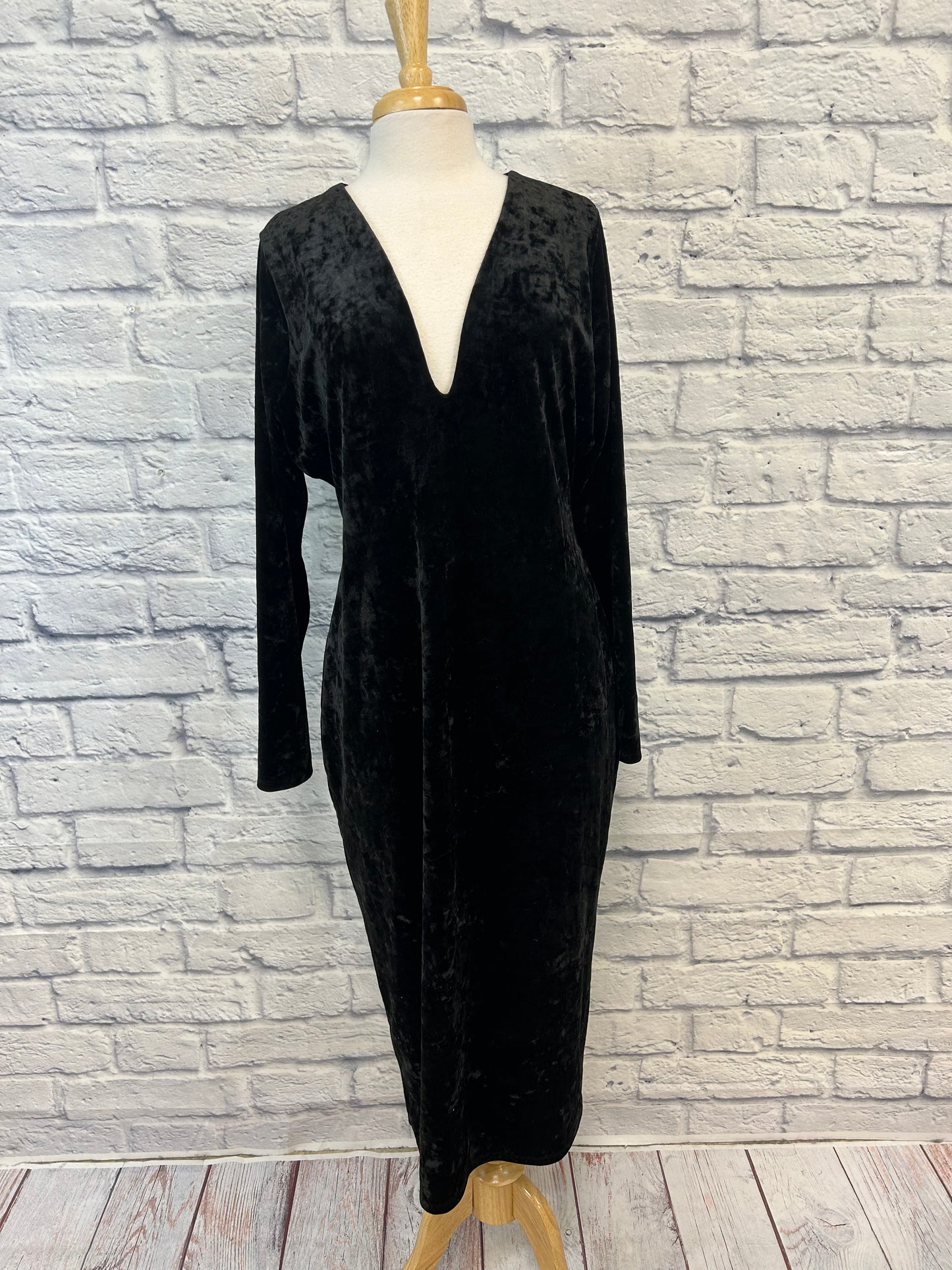 Good American "Black Velvet Dress"