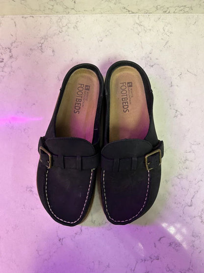 White Mountain* Women Size 7 Shoes