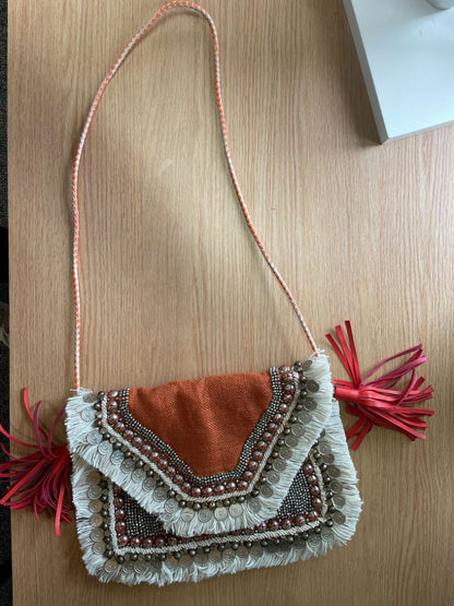 SHASHI "Leela" Clutch