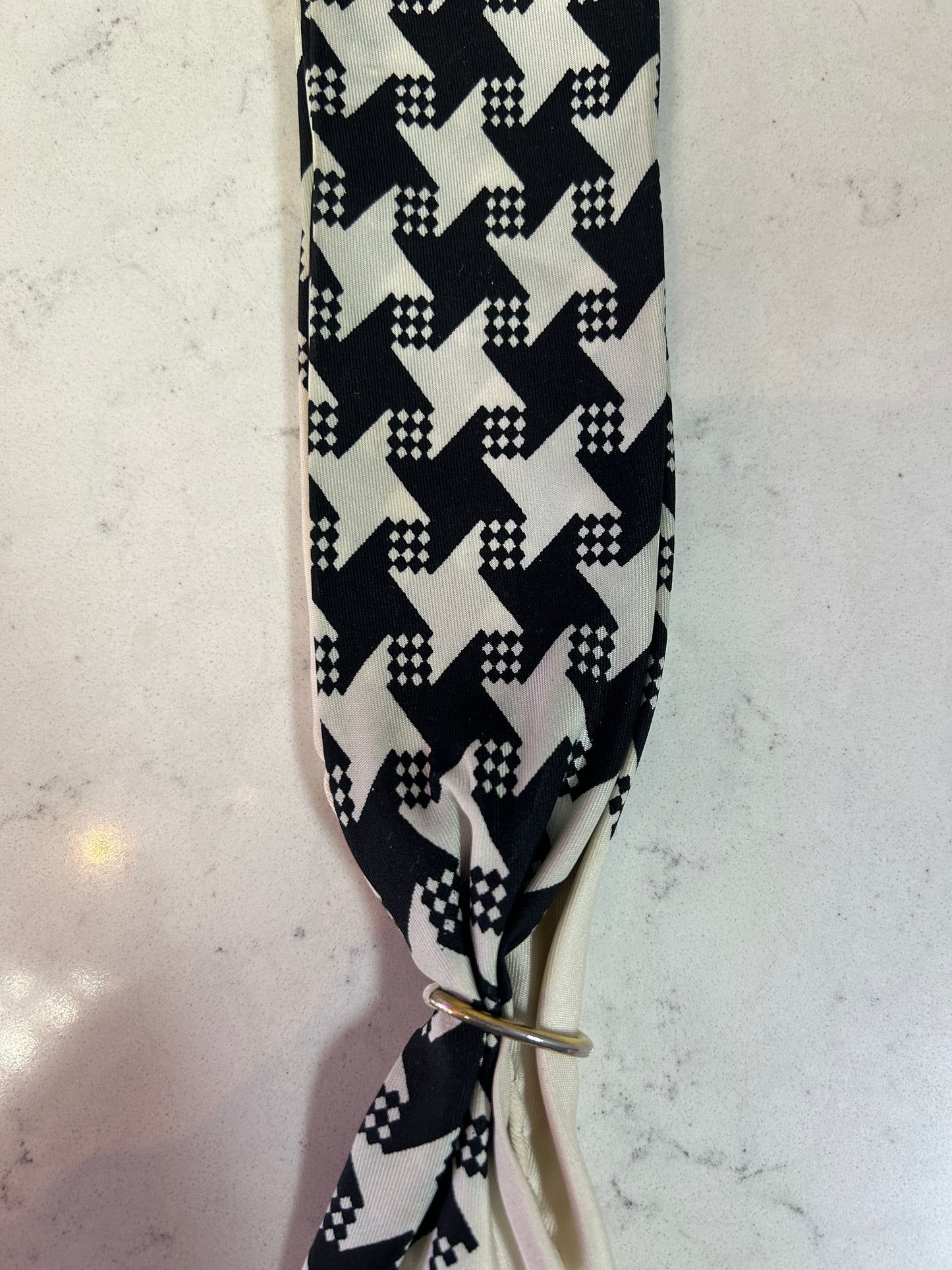 Hermés Paris "Houndstooth Vintage Twilly/Scarf"