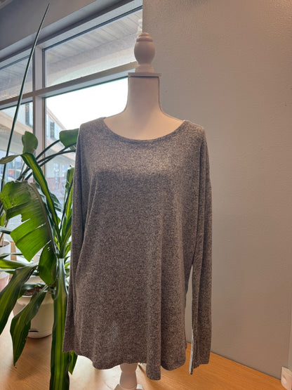 Athleta L Gray heathered Ucut LS OT