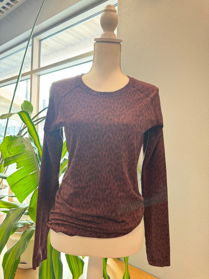 Athleta M Red cheetah print LS crewneck