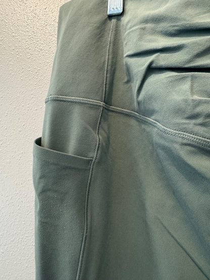 Athleta XL Green Slip on capris legging