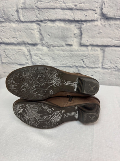 Pikolinos 6 Brown leather ankle boot w/ gold buckle/side zip