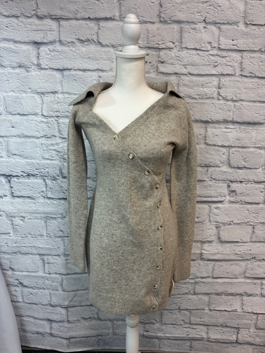 Atoir M Grey NWTLS Asymetric bttn front