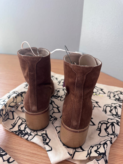 Freda Salvador 9 Brown Ace Lace Up w/wood heel