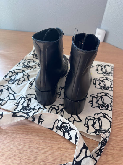 Freda Salvador 8.5 Black Ace Lace Up w/wood heel