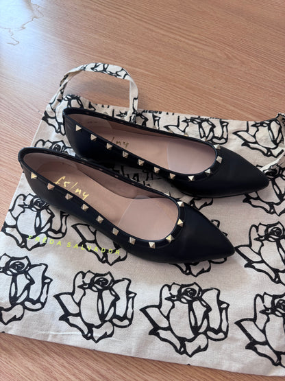 FS/NY 8.5 Black NWOB Triangle stud flats