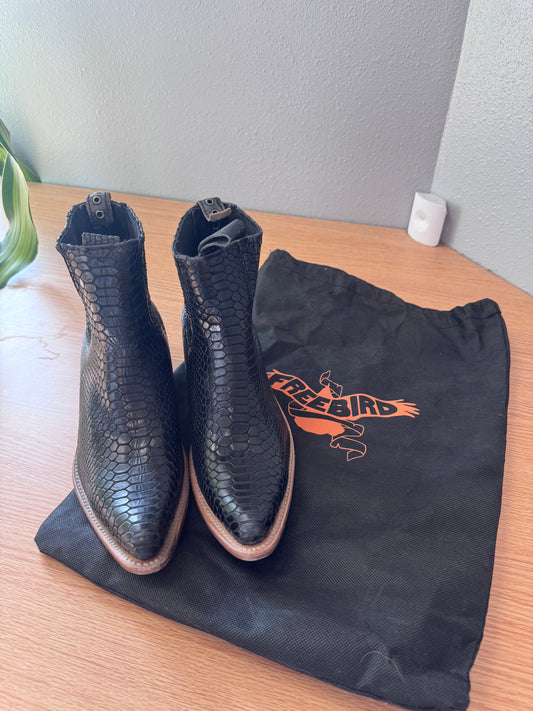 Free Bird 9 Black Snakeemboss point oe