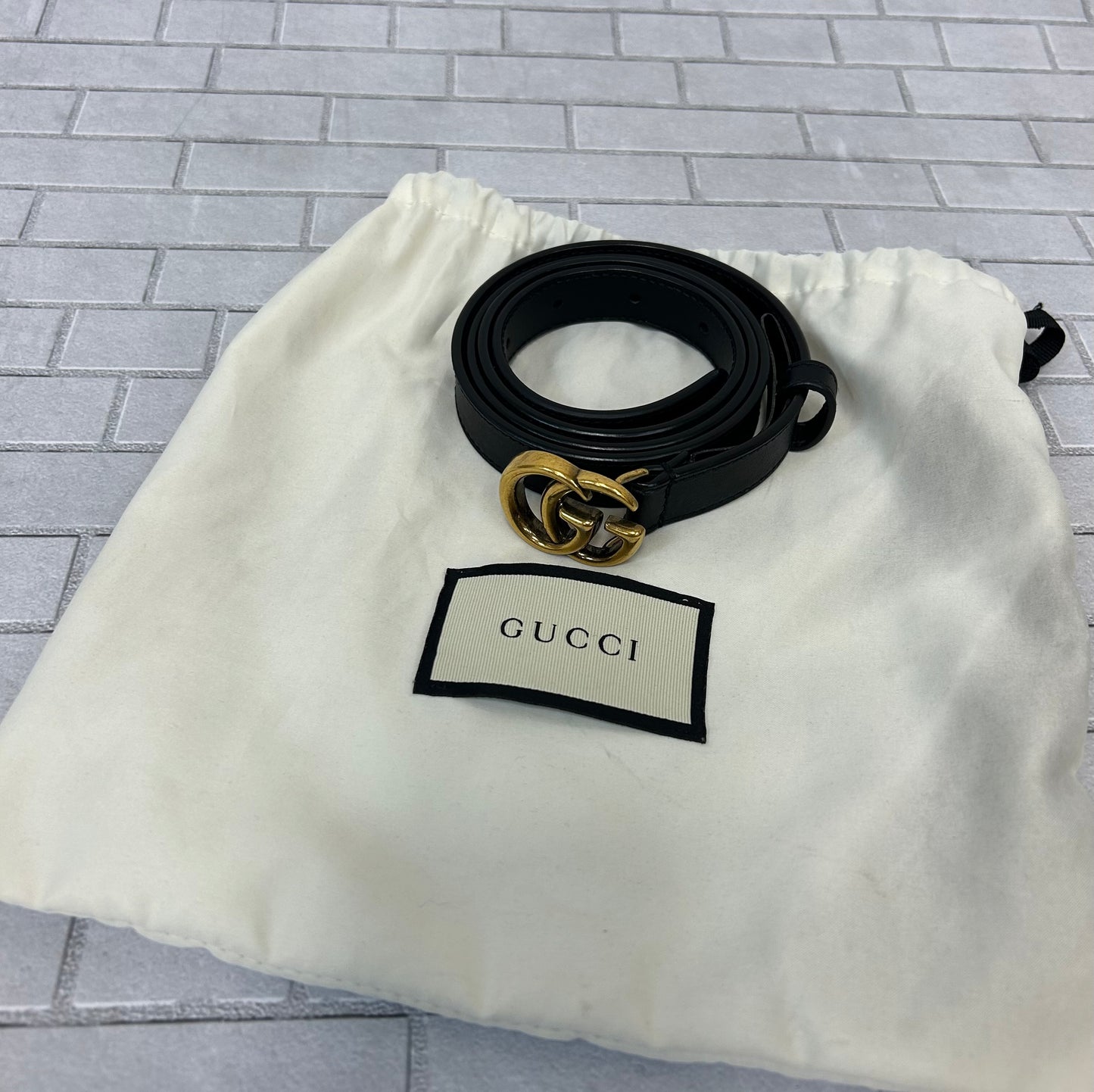 Gucci "GG Mini Marmont Thin Leather Belt"