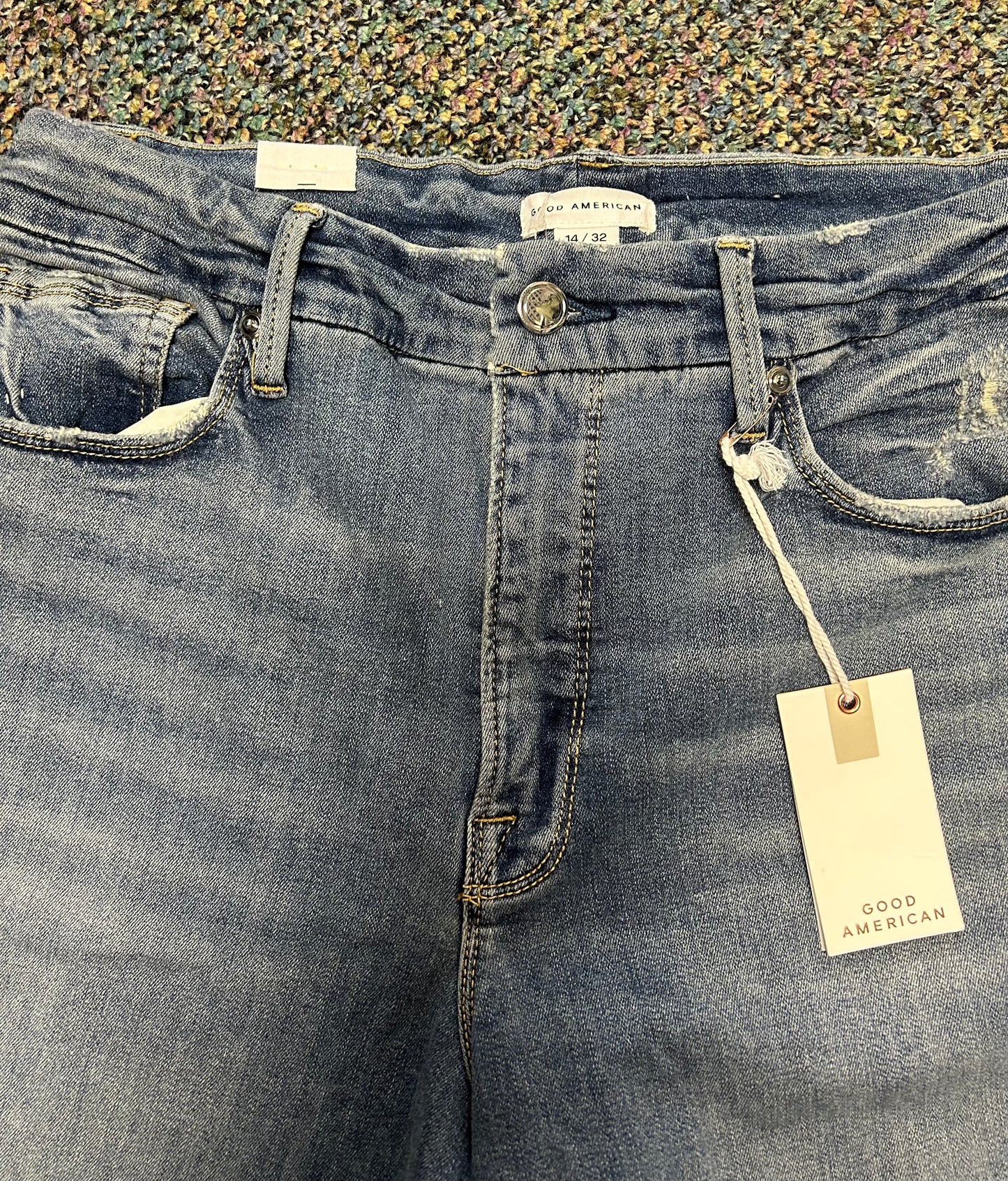 Good American "Good Legs Crop" Jean