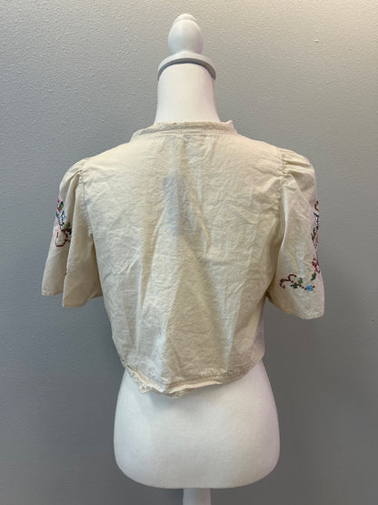 moon river S Cream tie front w/ crossstitch flowers cropped