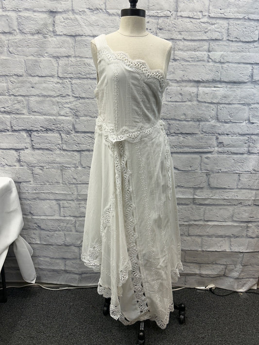 Baevely L White 1 shoulder eyelet midi w/ lace NWT
