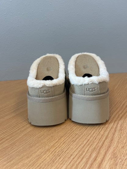 UGG 12 Brown Wedge Ankle