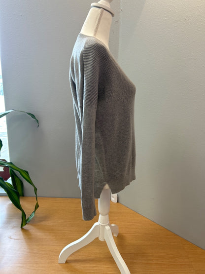 Theory S Gray LS vcut knit w/ waffle knit front