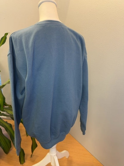 M&C Sportswear L Blue LS crewneck w/ Penguin/"Grandkids light up" graphic