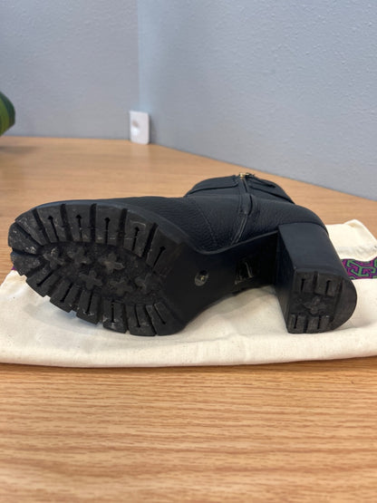 Tory Burch 9 Black 'Leigh 90mm Lug Sole Bootie Tumbled Leather' LIKE  NEW