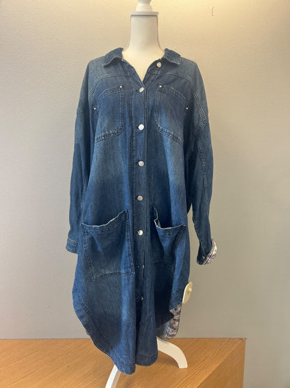 Pilcro L Dark Wash LS Bttnfront