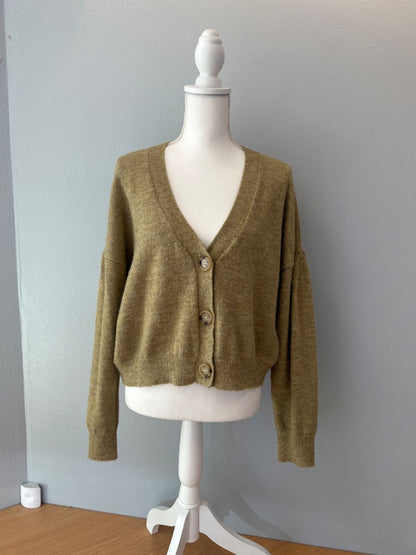 Mod Ref L Green 3 bttn front, olive green