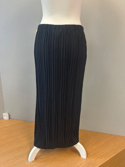 Anine Bing M Black pleated slip on midi w/ slit